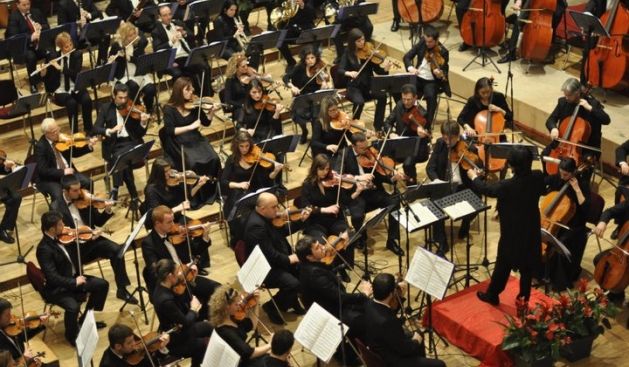 Şefika Kutluer Festivali'nin Açılışında Kosova Filarmonisi