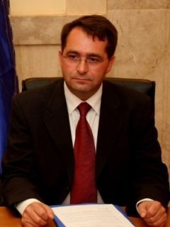 Hoxhaj: Büyükelçi Peci'nin Belgrat'a Hareket Etmesini Bekliyoruz
