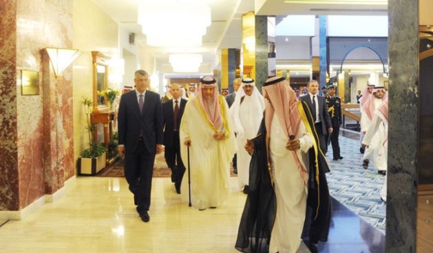 Başbakan Suudi Arabistan Ziyaretinde Umreye de Gitti