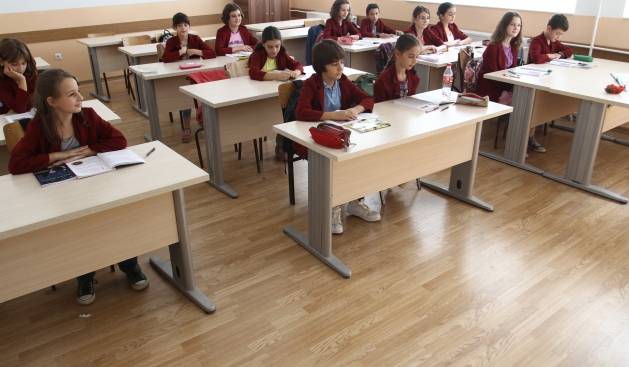 Priştine Belediyesi Türk Öğrencilerine Ücretsiz Ulaşımı Sağlamıyor