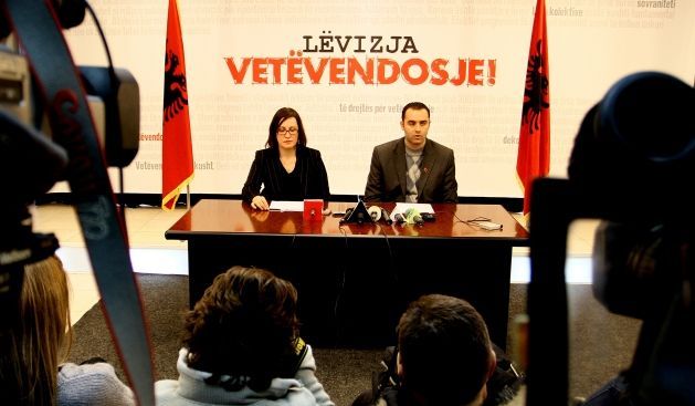 Vetëvendosje. Erken Seçim ve Hükümete Karşı Gösteriler Hazırlığında