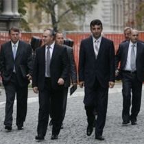Belgrat,  Kuzeyde Gayrimeşru Belediye Başkanlarını Görevden Alabilir
