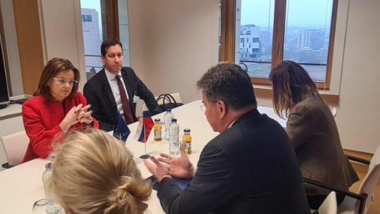 Fajon ve Lajçak Balkanlar’daki gelişmeleri ve Kosova-Sırbistan Diyalogunu Ele Aldılar