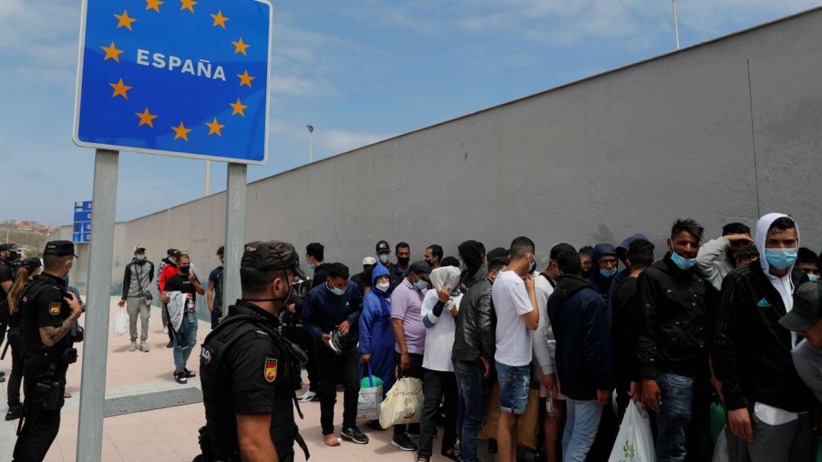 İspanya'ya geçen düzensiz göçmenlerden yaklaşık 69 bin 500'ü Fas'a geri döndü, ölü sayısı 67'ye yükseldi
