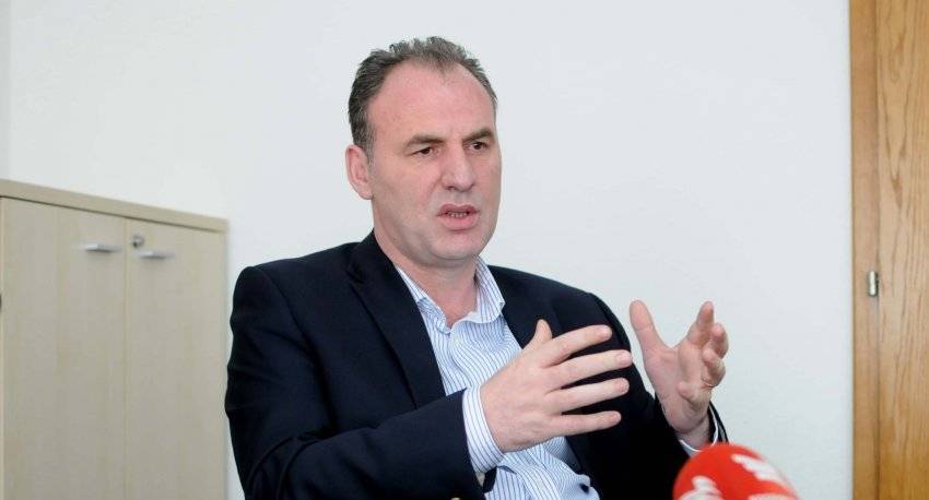 Liderlerin Toplantısından Sonra Sadece Limaj Kısaca Konuştu