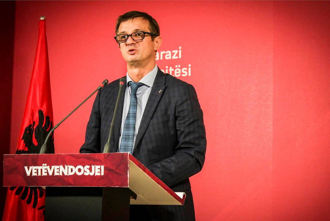 Topalli Vetëvendosje’deki Tüm Görevlerinden İstifa Etti