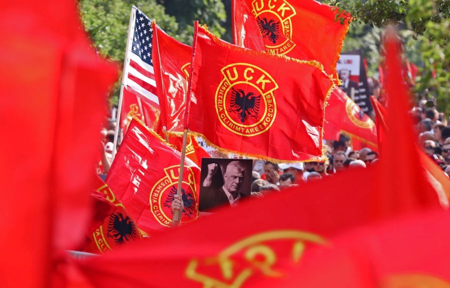 Eski UÇK Liderlerine Destek İçin Tiran’da Protesto Düzenleniyor