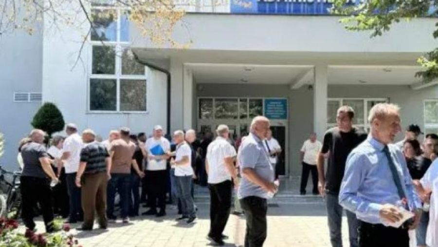 QKUK Güvenlik Görevlileri Grevde: İşe Geri Alınmayı Talep Ediyorlar