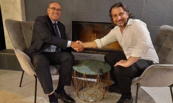 Kupina, Priştine Belediye Meclisi Başkanı