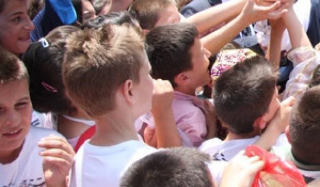 Çocuklar,  Kampanyada Kitleyi Artırabilir  Fakat Oyları Artıramaz