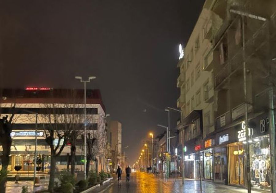 Ferizovik’te Bir Kişi, Yoldan Geçen Dört Kişiyi Bıçakladı
