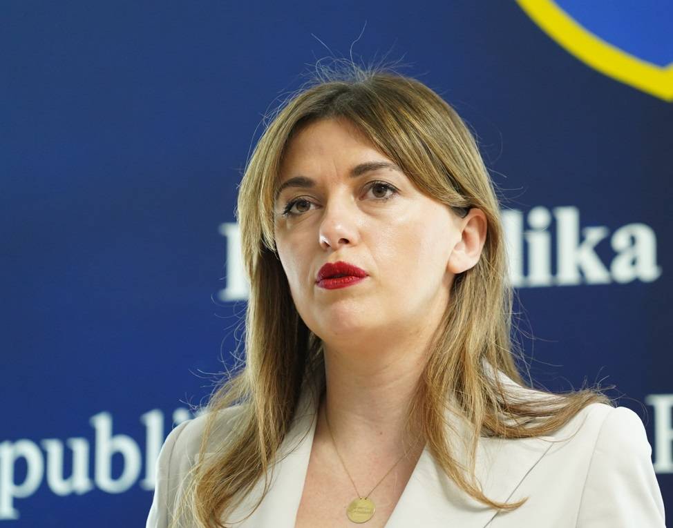 Mitroviça Yargıçları  Kurumlarla Alay Edemez