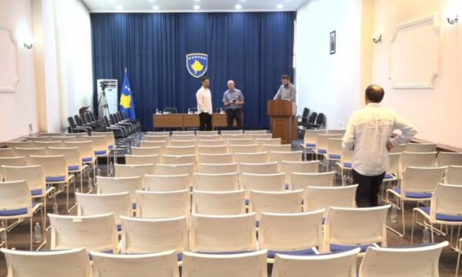 Tadilat Nedeniyle Meclis Oturumu Başka Bir Salonda Yapılıyor