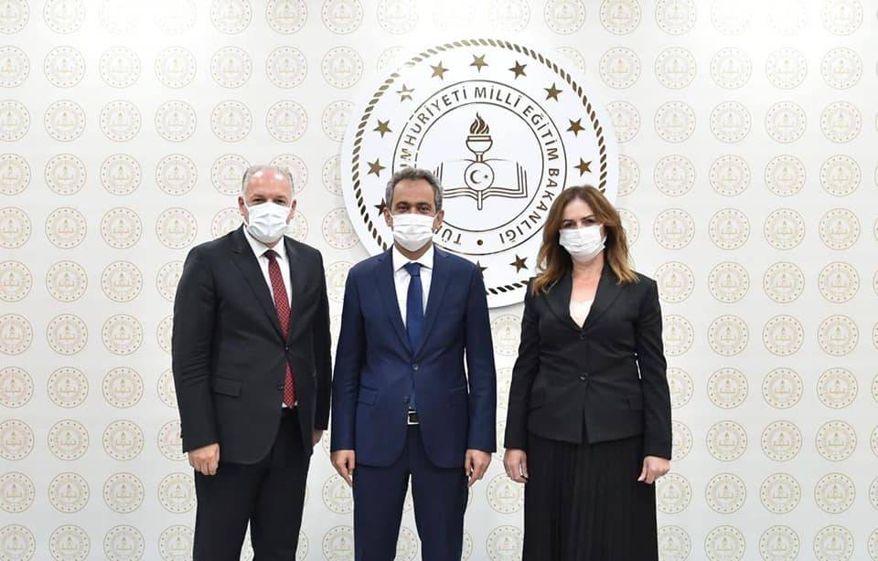 Bakan Özer, FETÖ Okullarının Kosova’da Etkisiz Kılınmasını İstedi