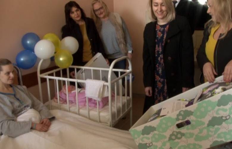 İlk Jübilede Doğan İlk Çocuğa Annelik Paketi Hediyesi