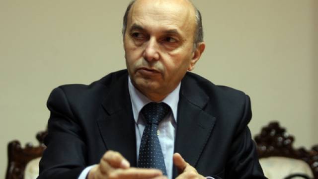 Maaşlar Konusunda İsa Mustafa'ya İMF'den Destek