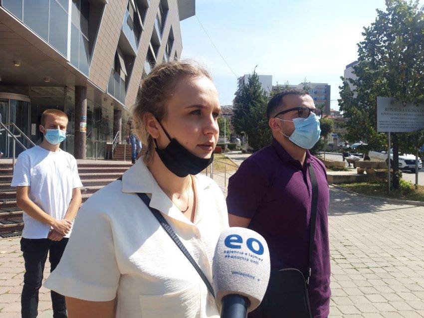 Üniversite Öğrencileri,  Ücretsiz Eğitim Talep Ediyor