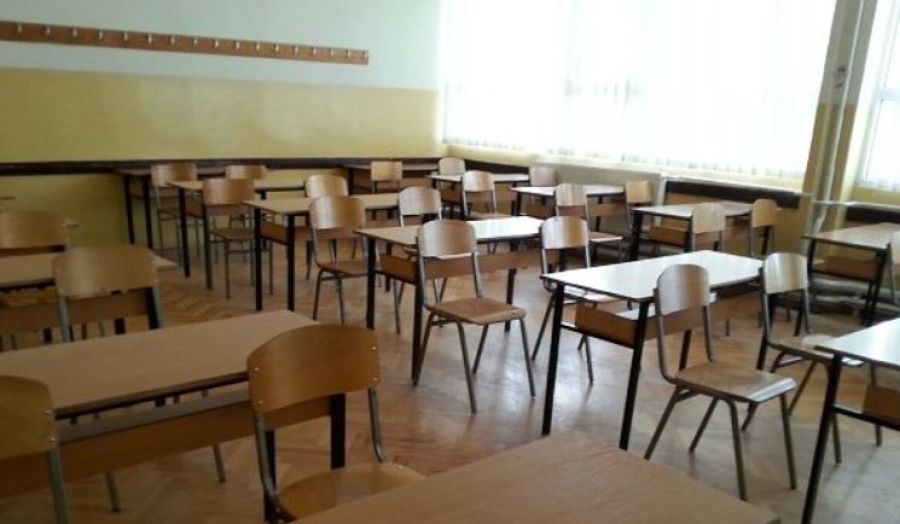 Kosova’da Eğitim Krizi: Öğretmenler ve Öğrenciler Ülkeyi Terk Ediyor