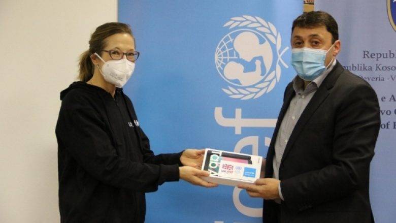 UNİCEF’ten Engelli Öğrencilere 633 Tablet