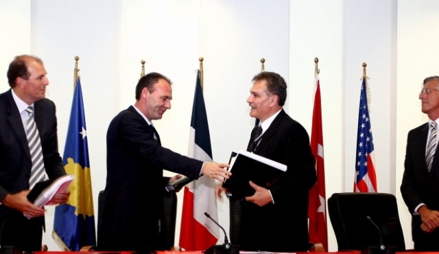 Limak, Fransız'la 140 milyon Euro Yatıracak, Kosova Dünyaya Açılacak