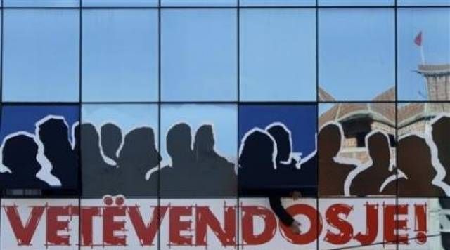 İki Milletvekili Vetvendosje Hareketine Katıldı