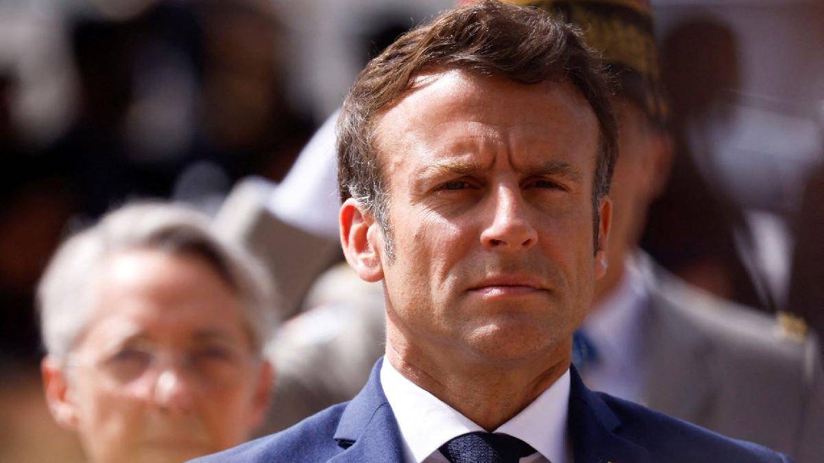 Fransa’da Macron’un yenilgisi, ülkeyi siyasi kaosun eşiğine getirdi