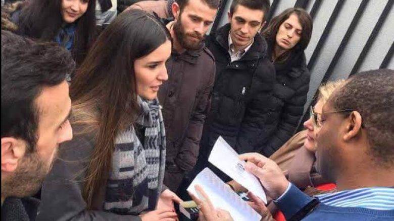 AAK Gençleri Fransa Büyükelçiliği Önünde Protesto Etti