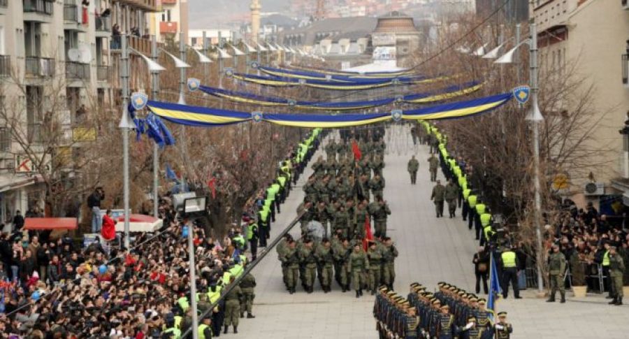  Priştine Meydanında KGG ve Kosova Polisinin Geçit Töreni Düzenlenecek