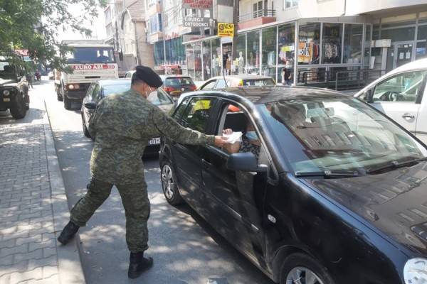 KGG, Vatandaşlara Maske Dağıtıyor