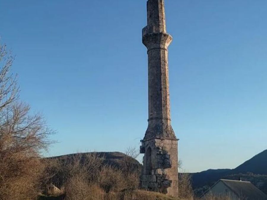 Üç buçuk asırdır zamana meydan okuyan Gacko yakınlarındaki minareyi duydunuz mu?