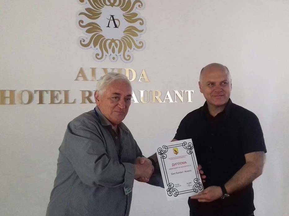 Gani Sunduri'ye Makedonya Sanatçılarından Takdir