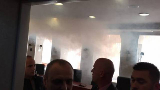 Gözyaşartıcı Gaz Nedeniyle Meclis Başkanlık Divanı'nın Toplantısı Kestirildi