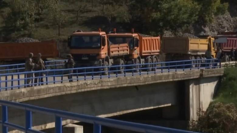 Gazivoda Gölündeki Köprü de Ulaşımı Açıldı