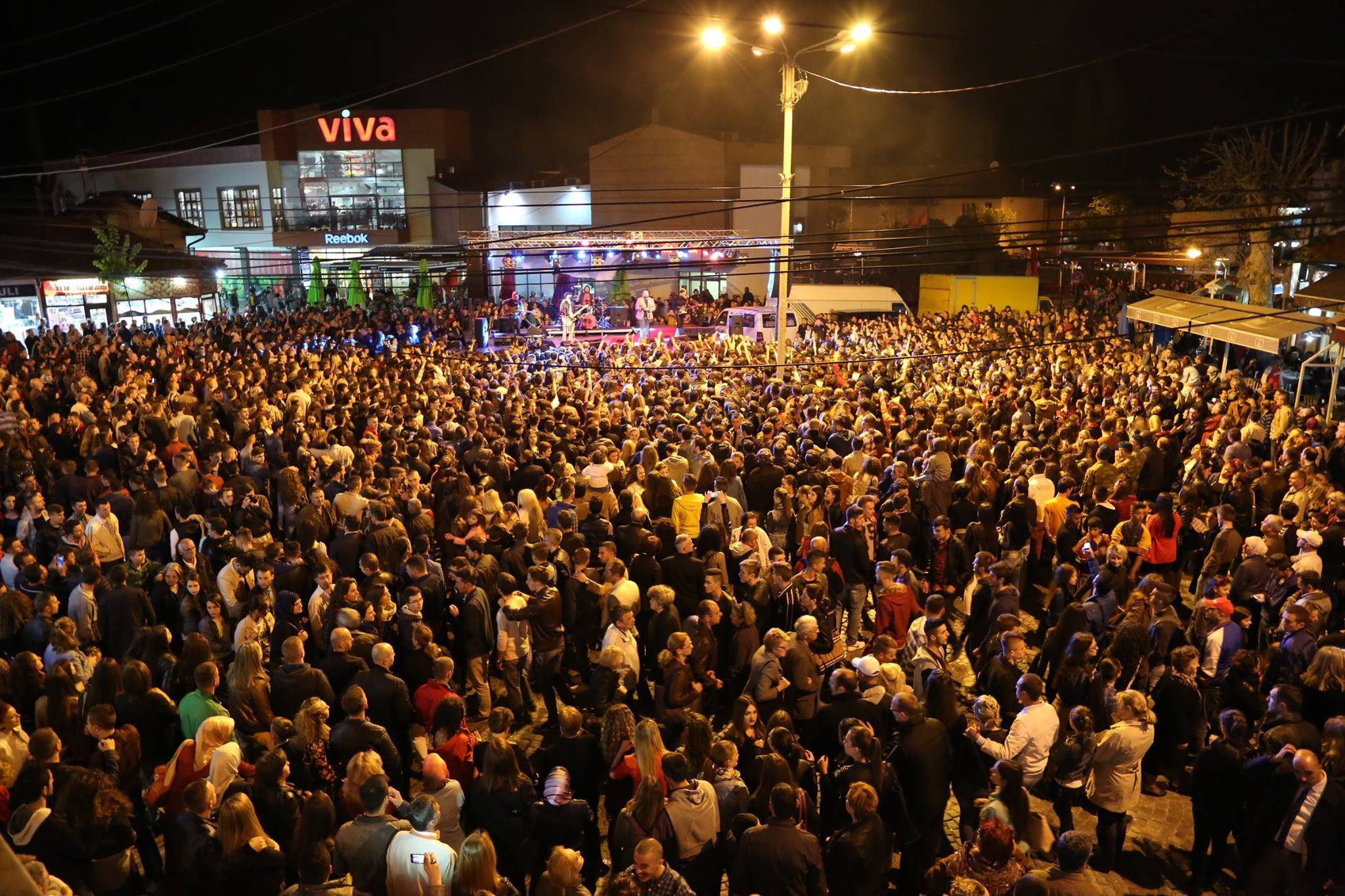 'Gece Yolcuları' Binleri Söyletti