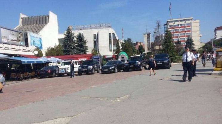 Kosova Polisi ve KFOR, Başbakan Mustafa'yı Koruyor