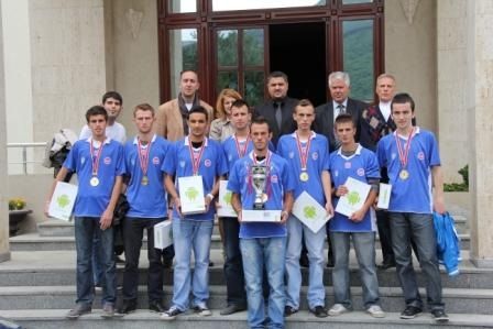 Gençlik Turnuvasında Birinci Olanlara Ipad Hediye Edildi