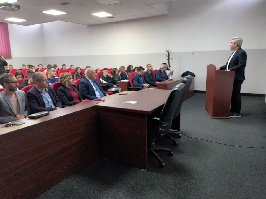 Prizren’de Türk Öğrencilere Gençlik Yasası Tanıtıldı
