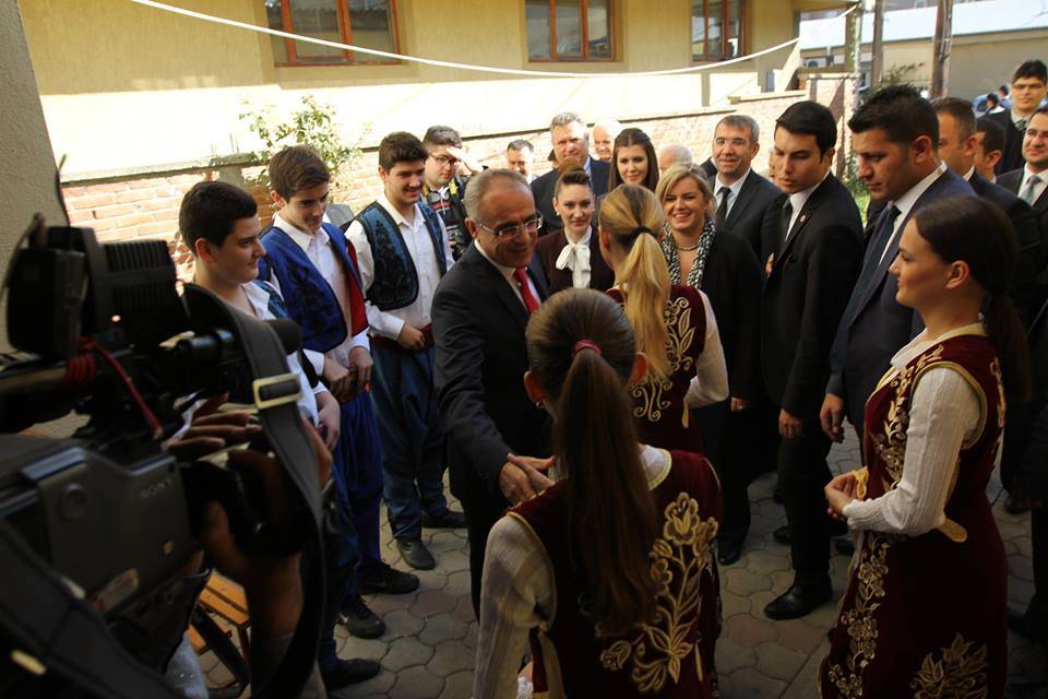 Bakan Topçu Türk Derneklerini Ziyaret Etti