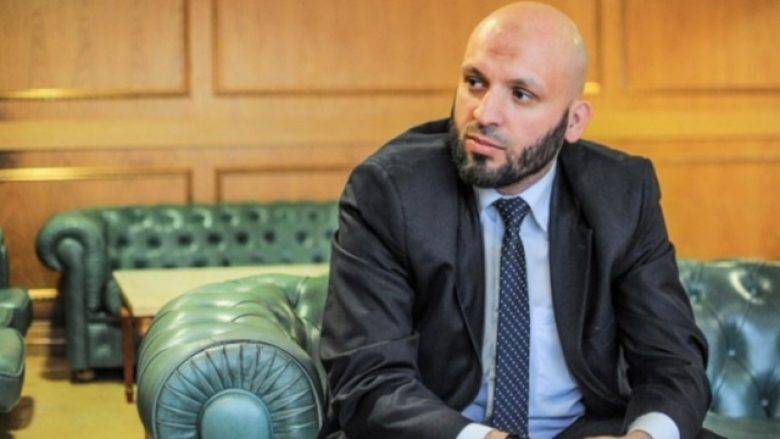 Polisler Cami veya Kiliseye Gidebilmelidirler