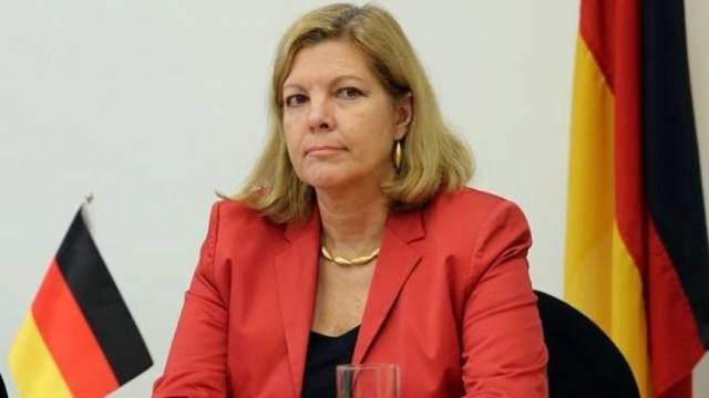 Almanya Çoğunluk Koalisyondan Yana