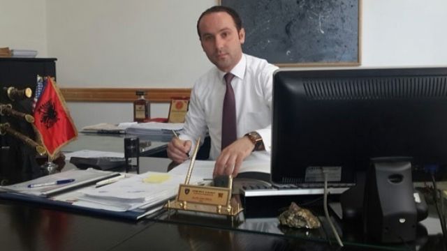 Gilan'da Belediye Müfettişleri Uyuşturucu Kullanılan Lokalleri Kapattı