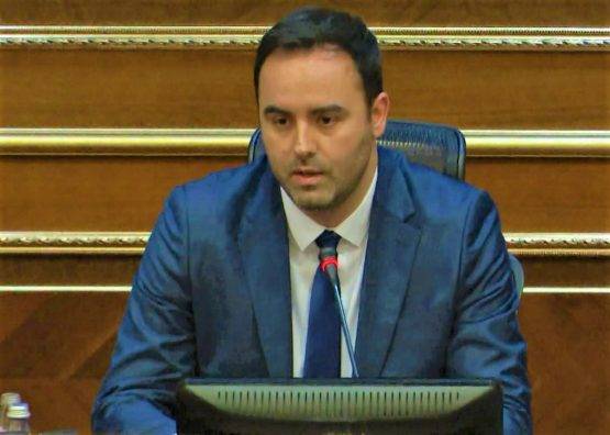 Glauk Konjufca Meclis Başkanı Seçildi