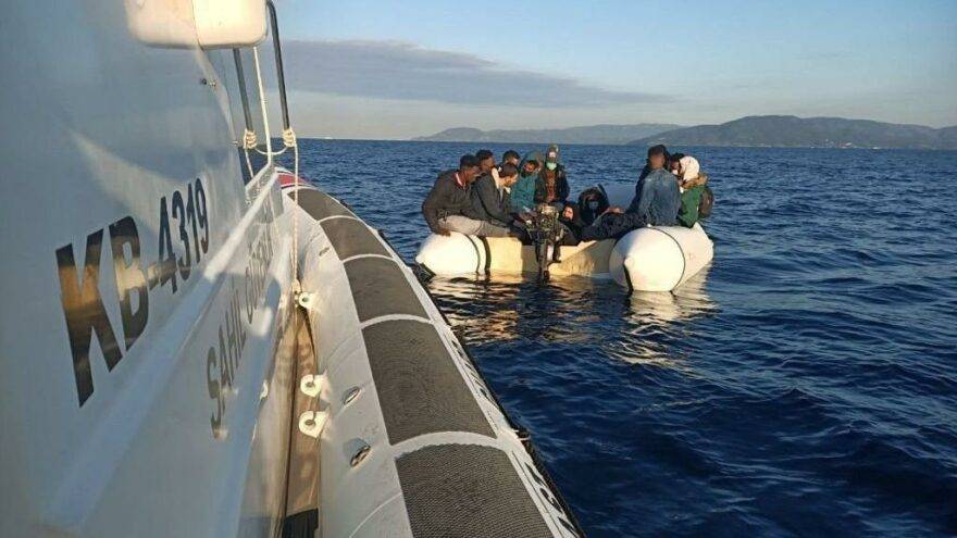 Yunanistan’ın geri ittiği göçmenleri Türk Sahil Güvenlik ekipleri kurtardı