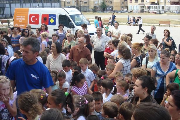 Bayrampaşa Göz Vakfı'ndan Kosovalı Öğrencilere Göz Muayenesi