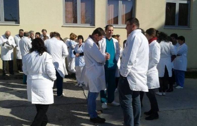 Doktorlar Greve Son Verdi