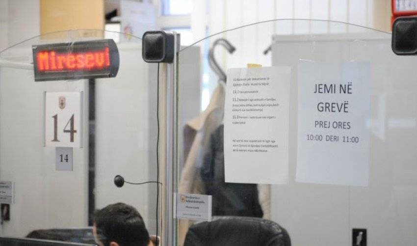Kamu Sektörde Grevler Devam Ediyor