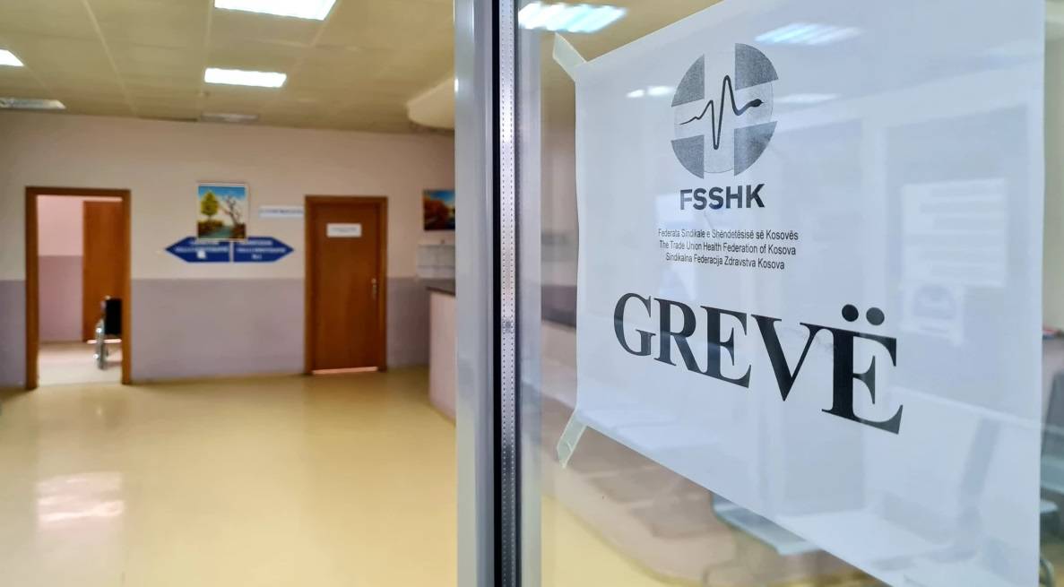 Sağlık Çalışanları Perşembe Günü 8 Saatlik Greve Girecek