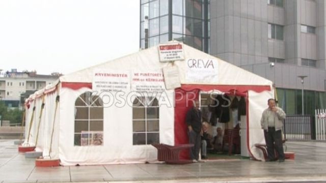 Hükümet Binası Önünde Grev 4. Haftaya Girdi