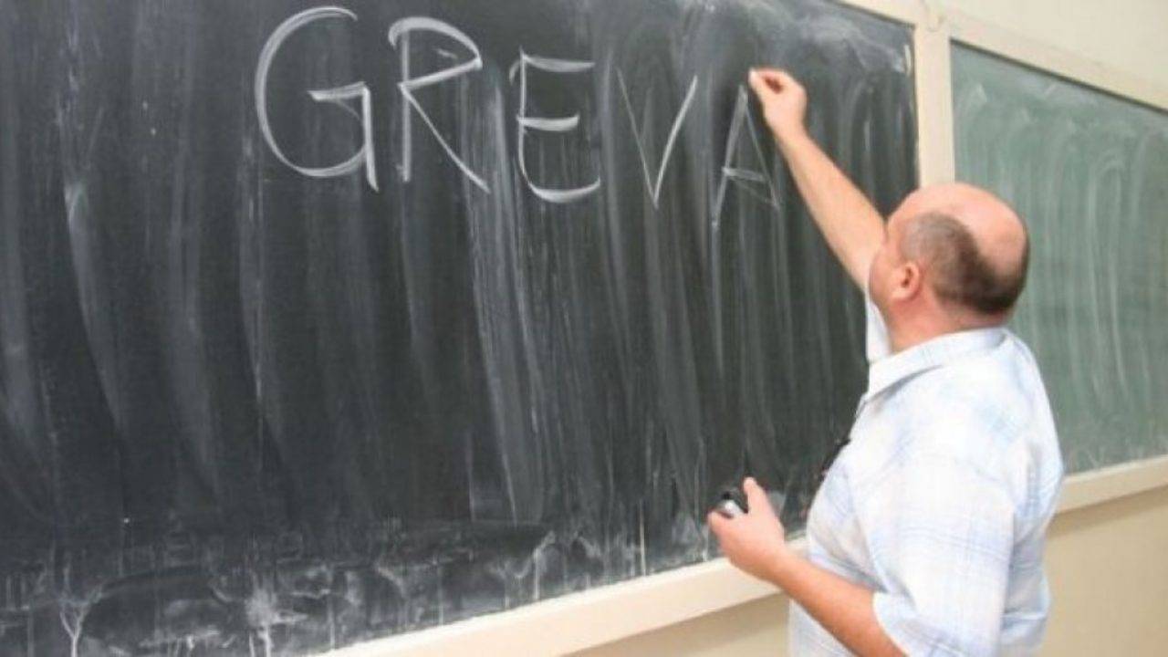 Eğitim Kurumlarında İki Saatlik Grev Başladı