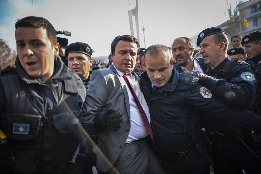 Tutuklanan Vetvendosje Milletvekillerine Bir Ay Gözaltı Cezası Verildi